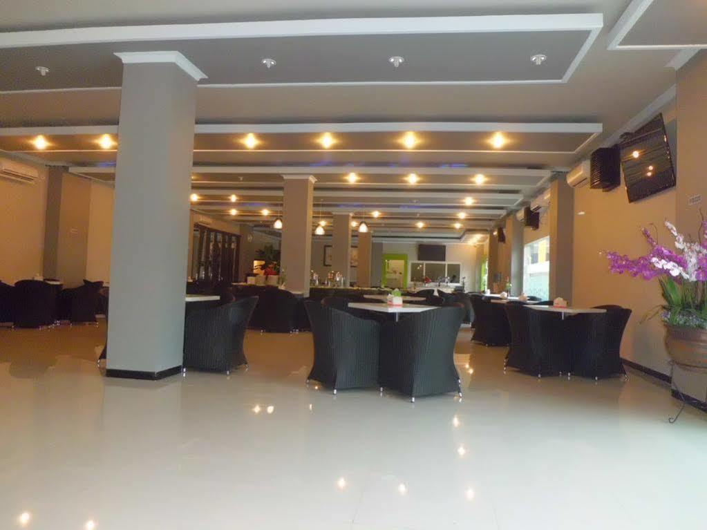 Hotel New Merdeka Pati Dış mekan fotoğraf
